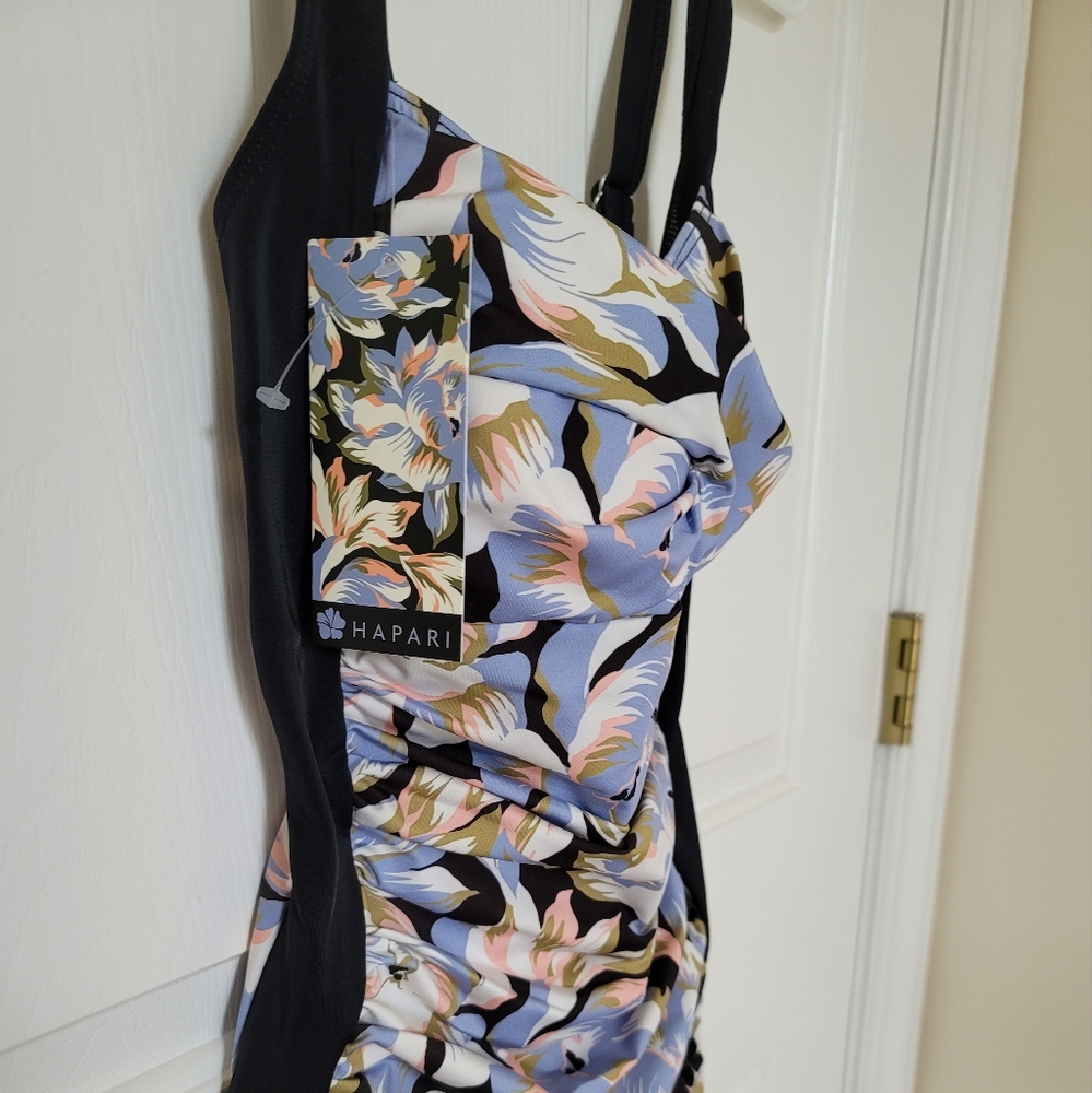 NEW-NWT Hapari • Slimming Tankini Top